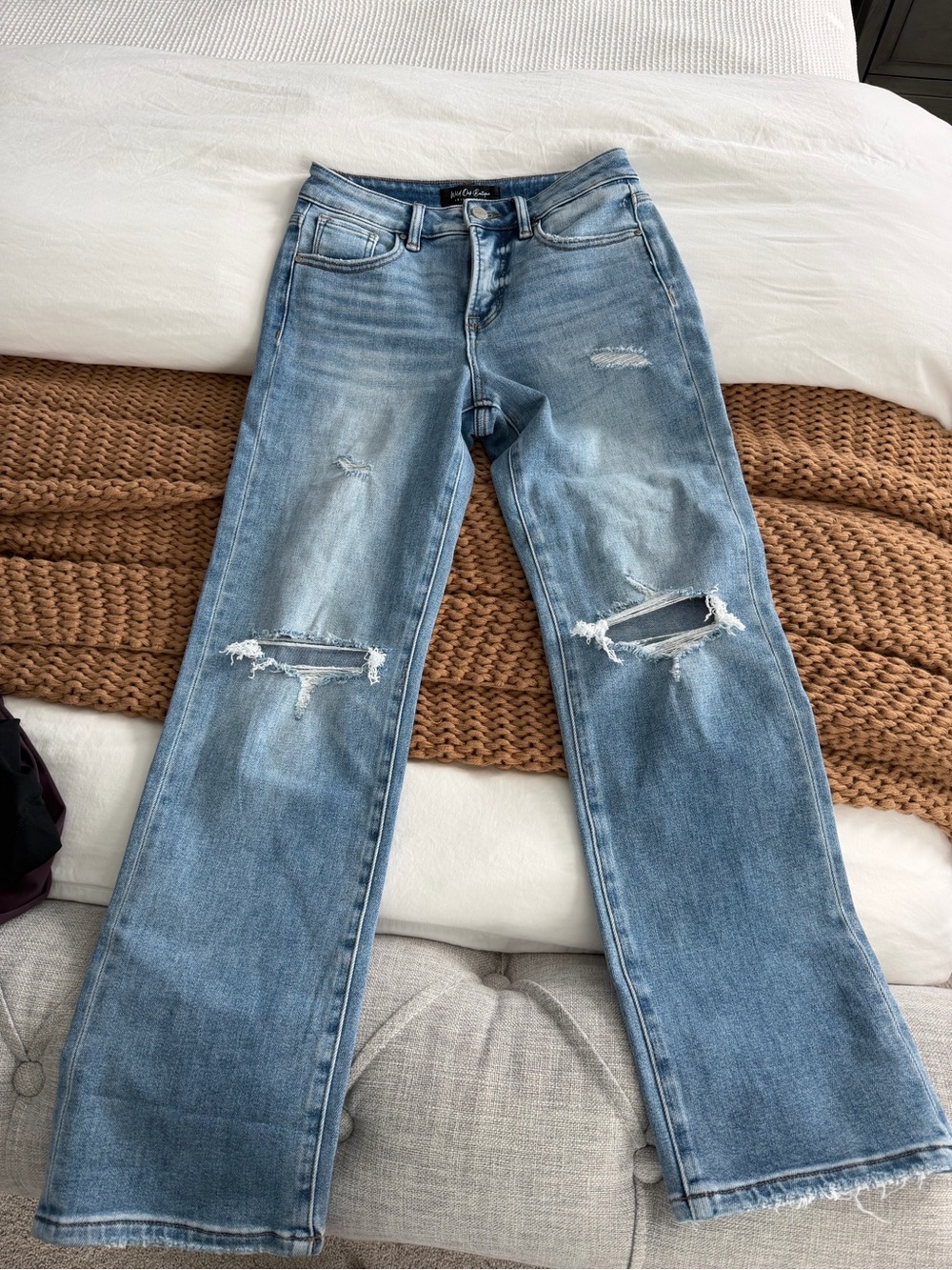 Light Wash Risen Distressed Women's Jeans